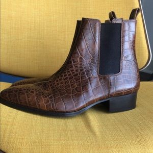 STEVE MADDEN EMBOSSED SNAKE PRINT CHELSEA BOOTS